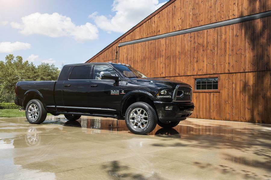  Dodge Ram 2500 Limited Tungsten Edition Mega Cab 2017 года  (фото 11 из 19)